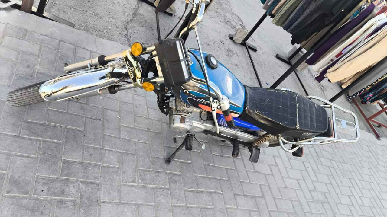 سلام عليكم تايكر مديل ٢٠٢٠ شلعة معدل خير من الله لا تبخير لا تنقيص نقوصاتها كلوب امامي وضفيرة فقط مكاني زعفرانية شراي اتصل على الرقم *********** سعر ٣٧٥ وبيه مجال حك الجية
