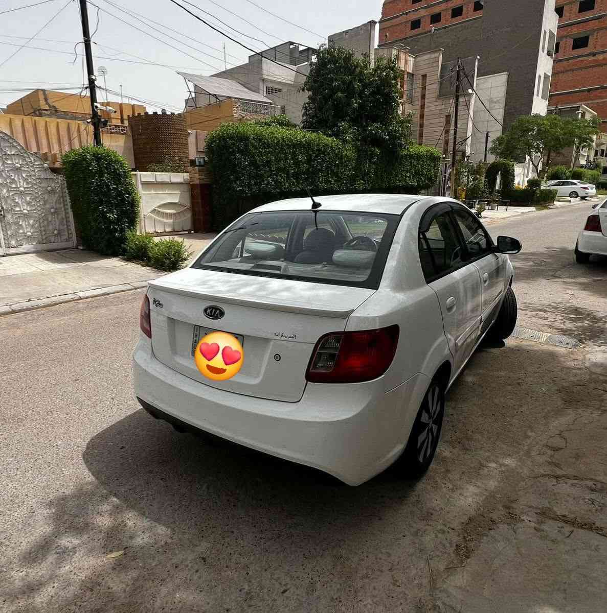السلام عليكم 
كيا ريو ٢٠١٢ للبيع 
ااسياره خليجي محرك دوش
بيه ٢ قطعه صبغ 
و٢ مكان بارد 
وباقي التفاصيل بالسونار 
السعر ٧٨ ورقه
للاتصال 
*********** بغداد, العراق
