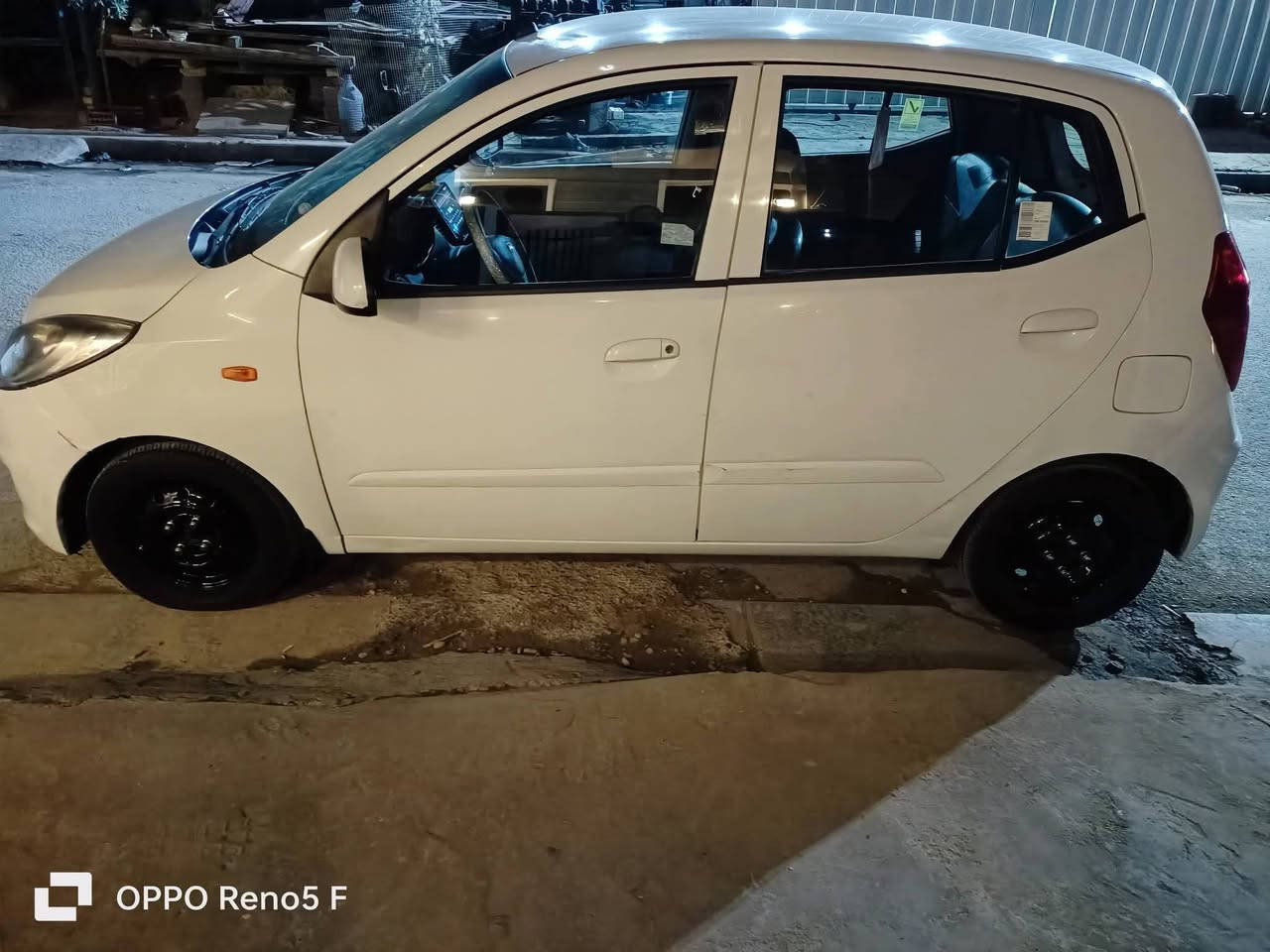 هونداي 2012 للبيع سيارة جديدة ماشية 76 الف كيلومتر محرك 4 سلندر كير اوتوماتيك السعر 52ورقة وبيها شوية مجال ان شاء الله
***********
