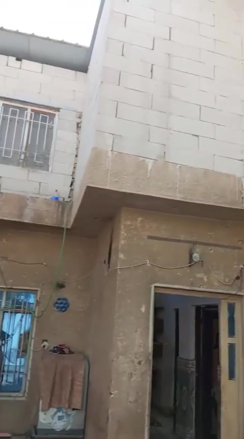 بيت للبيع مشتل شارع لمطبك مجمع فدك مساحه 200متر واقع حال منطقه جبيره وهادئه وخدمات متوفره مشموله بتمليك لبيت مسلح ولفوك سندويش لدرج خارجي تكدر سوي بيتين او ثلاثه سهل لتقطيع بناء خير من الله مال عائله جبيره لسعر 70بي مجال بسيط لشراي يتصل على الرقم ***********
