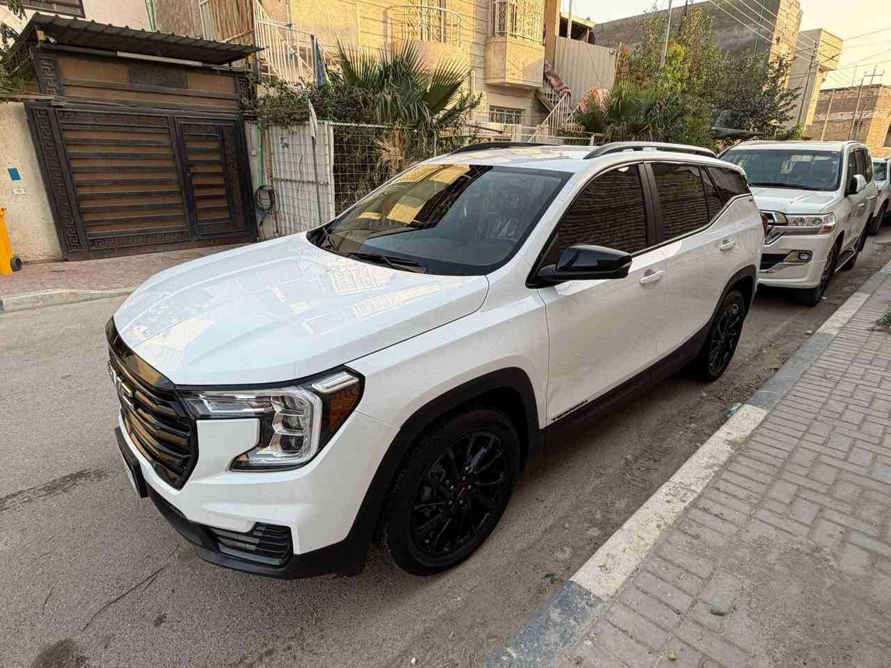 تيران 2024 فئة sle وارد امريكي
محرك 1500 توربو 
حرة بدون رقم مكانها البصرة 
تقرير غرق كفالة عامة 
السعر 160 و بيها مجال بسيط 
ماشية 7 آلاف فقط
اي استفسار 
***********
