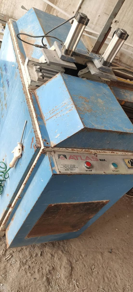 السلام عليكم 
معمل pvc للبيع 
خمس مكائن بدون كمبريسر 
المكائن ثريفيز 
عدا الكاويه سنكل 
السعر 35 ورقه 
الديوانية 
قضاء الشاميه


**إذا كنت صاحب هذا الإعلان وتريد حذفه لأي سبب، رجاءا أرسل رسالة إلى الدعم الفني**