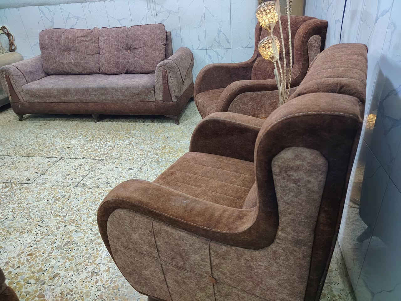 تخم تركي تكمه نظيف جدا 7مقاعد ب200الف وبي مجال المكان الوشاش *********** يوجد توصيل بكروة يوجد واتس اب
