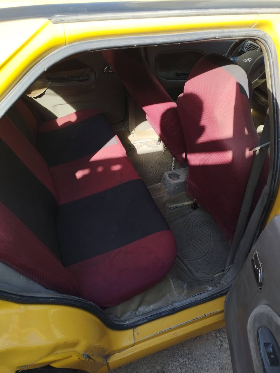 سلام عليكم اخوان عندي شيري اكوين موديل 11تشتغل وتطفي مكينه ابلادي كير عادي أبيعها على وضعهه مكينه وكير جدد تايرات جدد صدر جديد مابيهه عطل شغلت بانزين مكانهه ديالى الحويش سعرهه 22ورقه وبيهه مجال *********** بيهه طخات بلبوب
