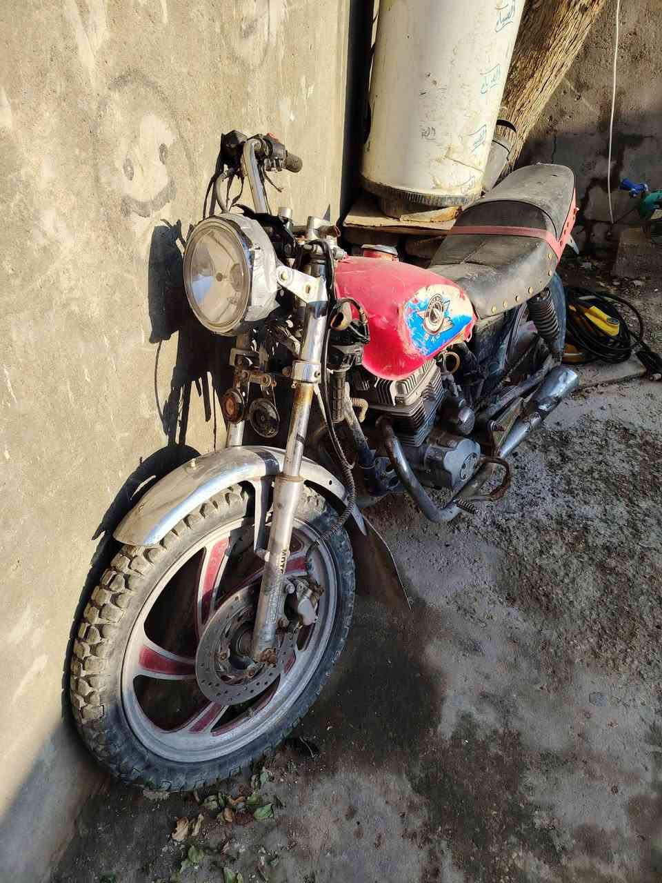 سلام عليكم دراجهشغاله نهضه حلوه سلف بس كهربائيات مفلشه وراق بيهة بس بدون مكاتبه بيهة بخار ب150قفل مكان كربلاء حي النضال ***********
