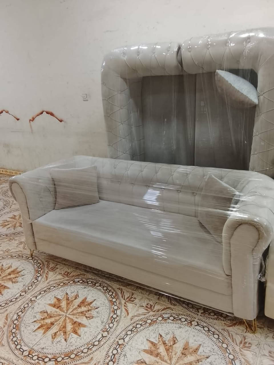 تخم ديوان جستر أخو الجديد. 9 نفر.
السعر 230


**إذا كنت صاحب هذا الإعلان وتريد حذفه لأي سبب، رجاءا أرسل رسالة إلى الدعم الفني**