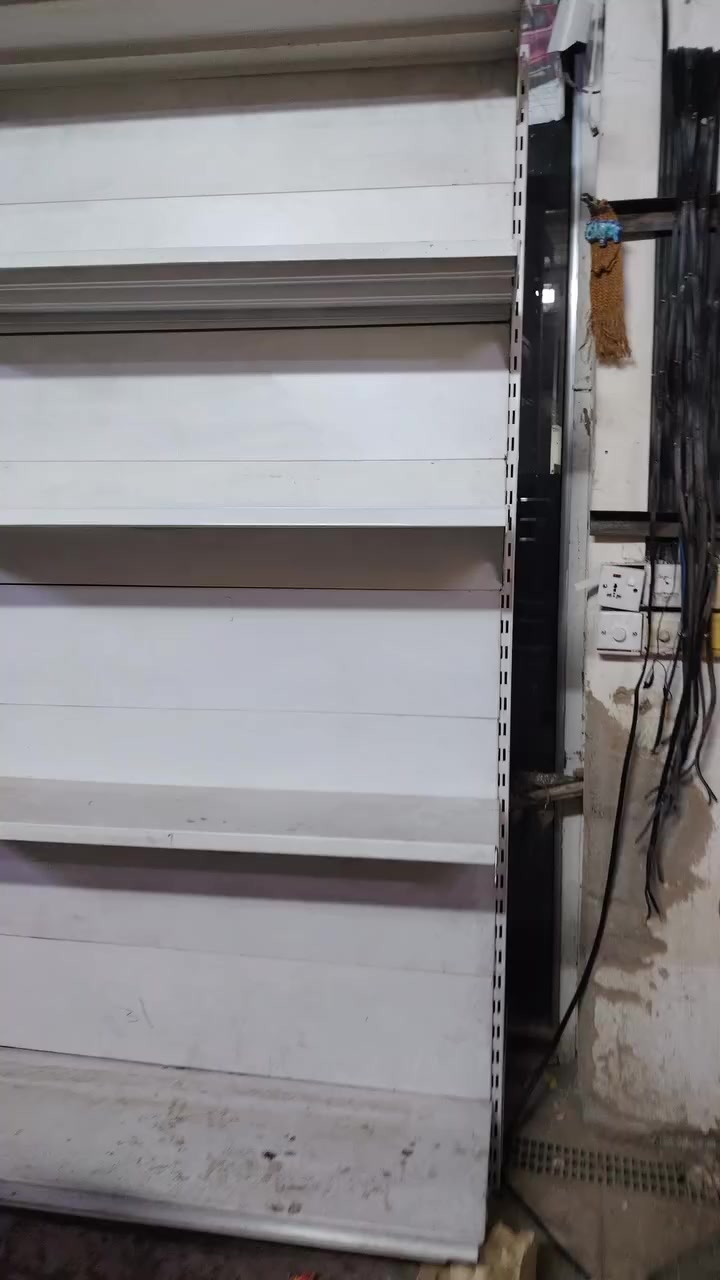 سلام عليكم رفوف وسفينه للبيع لاتصال ***********
