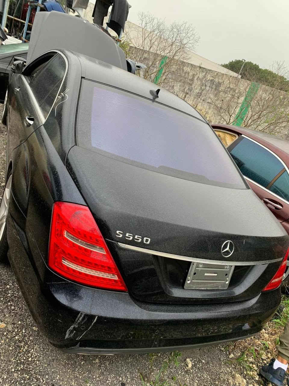 أدوات سيارات مرسيدس ٢١١ او ٢٢١ مكاين ٣٥٠ او ٥٥٠ حداده ابواب  غرف دب جانبو ام عيون مرور شبح غواصة الشيخ عمر الشارع الثالث ***********
