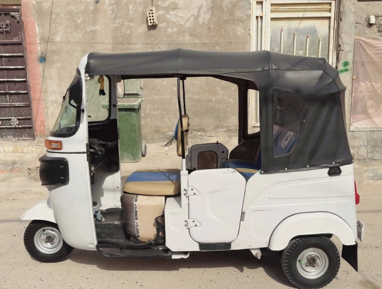 تكتك للبيع موديل 22بيهة بس لغد لباقي كلة مكفول سعر 8 600  ***********
