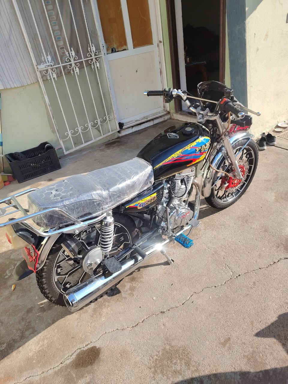 بارت عنتاني سوري اصلي كامل ماكينة ٢٠٠ كبس منفس اصلي للبيع مديل24 السعر ٧٥٠ الف ***********
