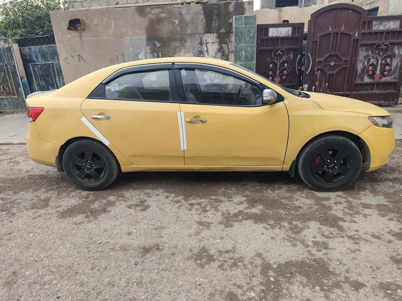 فورتي 2010 السياره جاهزه خير من الله حداديه كير محرك مكفولات تحكم ستيرن شاشه تاب تدفئه تبريد شغالات حجم المحرك 1600 رقم السياره صلاح الدين مكان السياره  ديالى خان بني سعد السعر 75  رقم صاحب السياره ***********
