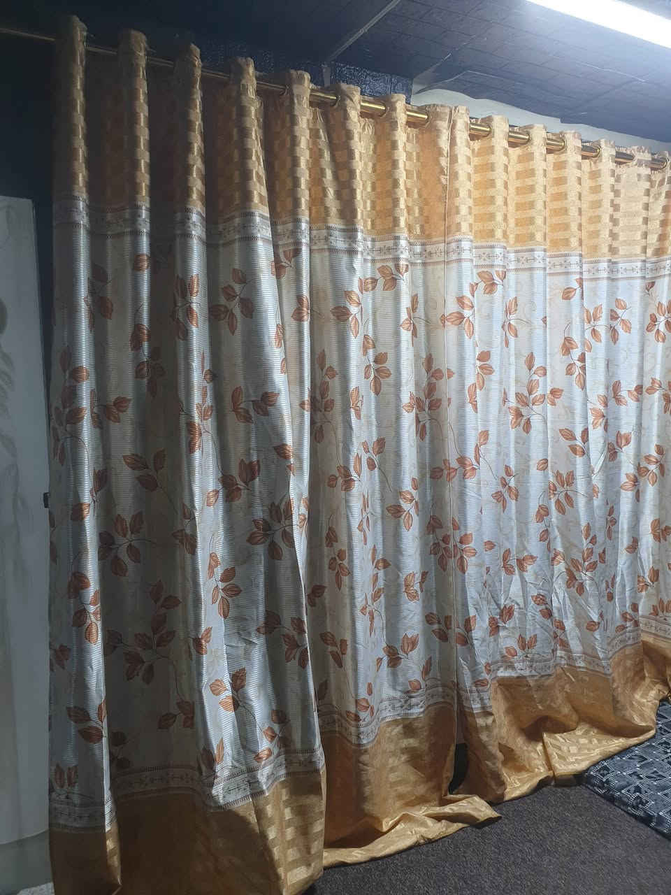 سلام عليكم جرابي ثنين ام نفر واحد بعدهن جدد اخذتهن من معرض جدد مو مستخدمات  وياهن دوشك ضغط.عالي  طبي اصلي وياهن بردات يمكن 4بردات ومخاد وفرشه  وبعد اكو غراض خفايف البيع كلهن 200 الف
مكان شارع الربيع بحي جامعة  ***********
