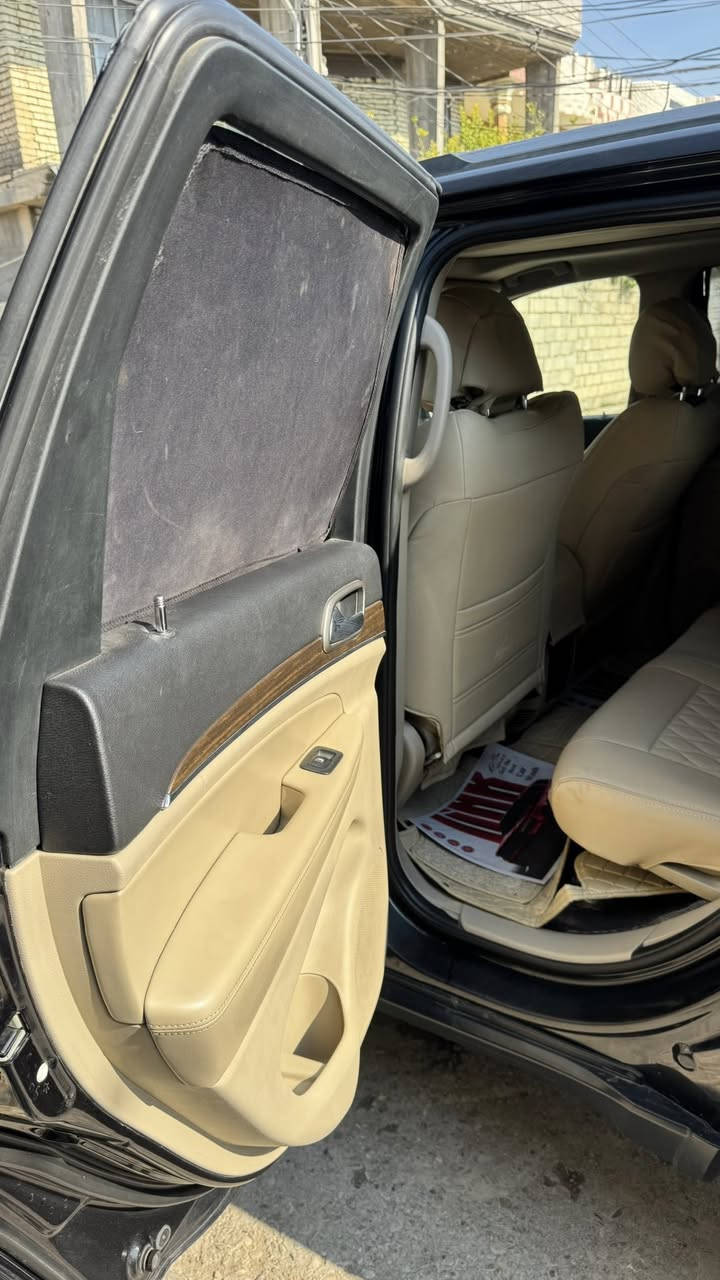 السلام عليكم جيب 2016 وارد امريكي  سعرها 218 صوره الحادث مرفقه كير ومحرك ضمان صدر جديد وتايرات جديد  مكانيّ المقدادية ***********
