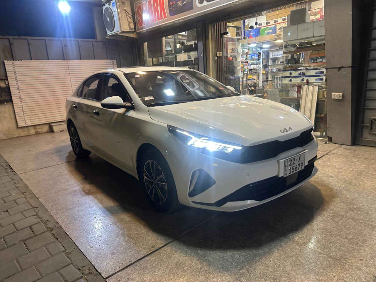 كيا K3 2024
مكفولة ماشية ١٢ الف 
فول مواصفات فتحة 
شاشة وكاميرا 
كاربلي وخرائط ويز 
حساسات امامي وخلفي 
بصمة ودخول ذكي وترحيب 
لايت و بكلايت فول ليد 
سايد بريك كهرباء 
وباقي المواصفات المعروفه 
السعر ١٤٨
بغداد شارع فلسطين 
***********
***********
