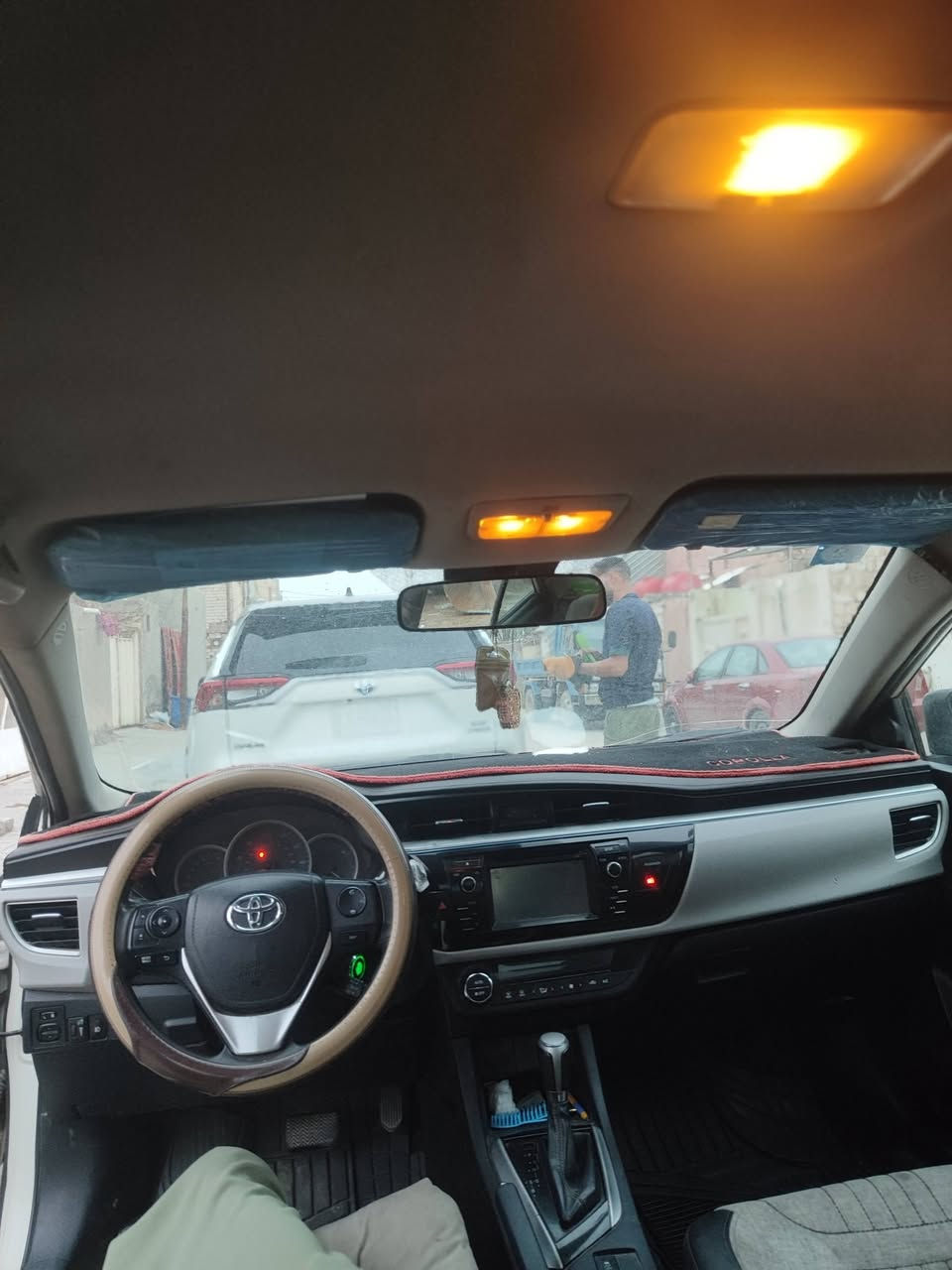 سياره كورلا موديل ١٥ وارد امريكي ضربه جاملغ الأيمن تجي وتشوف بالعين والسونار موجود الشراي يتصل على صاحبه الشرعي الاستفسار عن السعر والتفاصيل اتصل ودلل ***********
