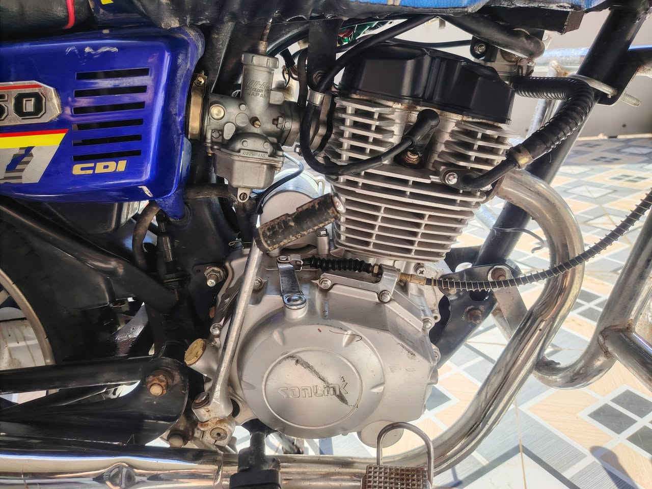 السلام عليكم 
دراجه سونك موديل 23محرك مكفول من الفتح لا تبخير ولا تنقيص نقص فقط اشاره خلفيه ودشبول بي قاعده وحده طاكه بس شغال كلشي مابي والباقي كله كامل اوراق اصولي حته ورقه الكمرك يمكن موجوده السعر 475مكاني بغداد ابو غريب ***********//***********
