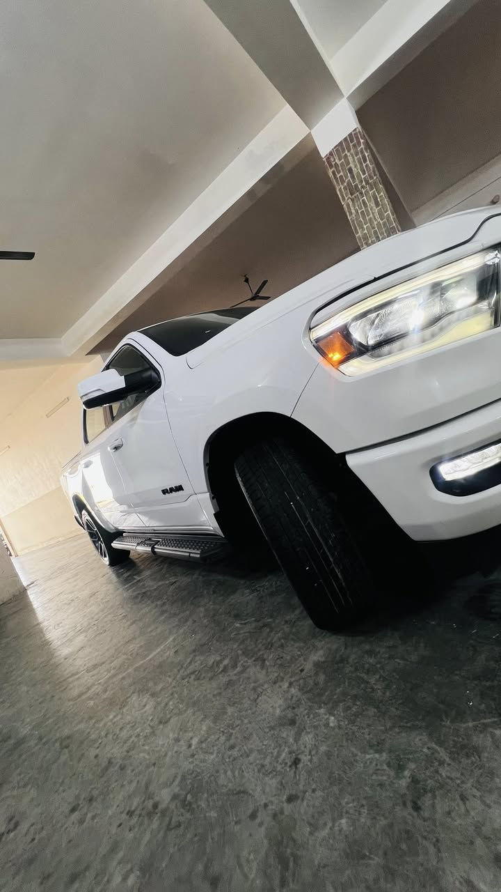 السلام عليكم
للبيع دوج رام 

2021

فئة : sport 

V8 /5.7L

رقم أربيل 

لون ابيض 

وارد كندي 

كلين تايتل 

سيارة كلش نضيفه وحلوه وبعد احلى من الصور بهواي 

مواصفات : 

تشغيل عن بعد 

إشارة ترحيب 

ويل حجم 22 

كشنات جلد تدفئه / تبريد 

حساسات 360 درجه 

رادار امامي 

نظام تحديد مسار 

إشارة بالمري 

شاشة كبيره 

بانوراما 

4 وضعيات قياده 

وبعد بيها هواي مواصفات 

السياره مكفوله من اي شي ما عدا رصعه صغيره كلش باب السائق تحت المرايه ( ما مبينه ) 

صوره السونار مرفقه بالمنشور 

ماشيه 70 الف ميل 

مكان السيارة: الأنبار الفلوجه
سعر38500$ وبيها مجال 

للتواصل والاستفسار : 
***********
***********
