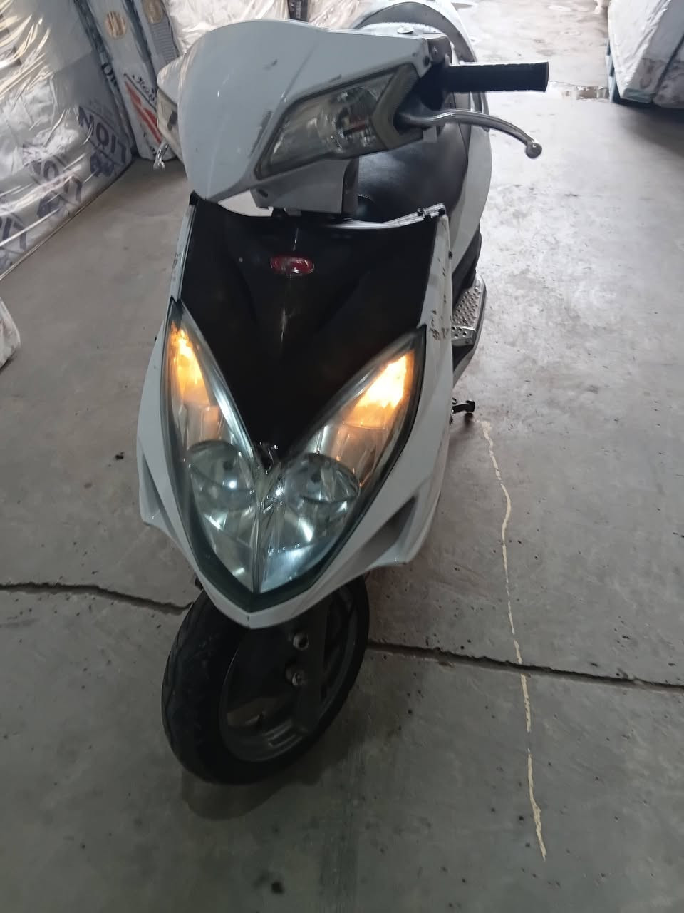 سلام عليكم دراجه كموكو  دراجه مكينته  كلش حلو كهراياته كله شغاله سلف كلوبات هورن كله شغال سعره ٣٥٠ الف ***********
