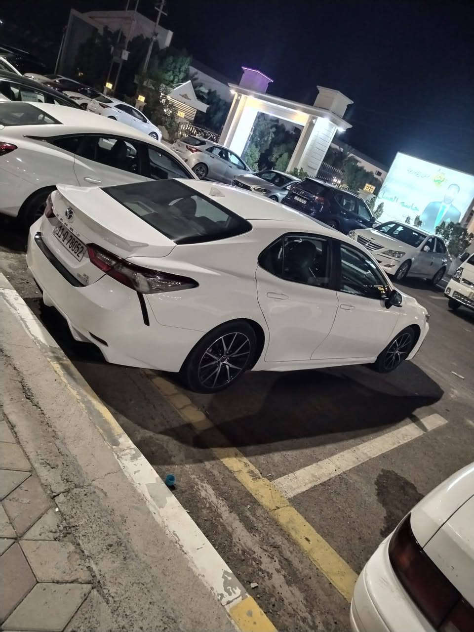 كامري 2024 هايبرد رقم بغداد وبسمي بيه تبديل قطعتين وصبغ مكانين بدون دواخل ماشيه 55 الف السياره فول سعره 200 وبيه مجال ***********
