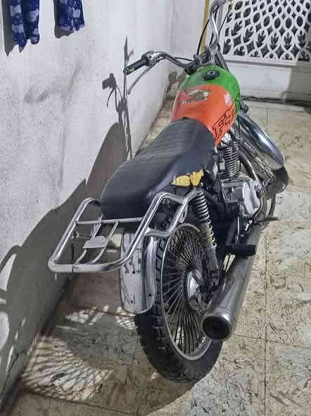 تايكر ٤ كير ٢٠
لاطشه السعر ٢٠٠ او مراوس
المؤشرات لايراسل
*********** وتساب
