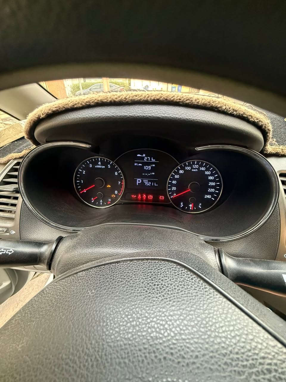 السلام عليكم سيراتو 2016 للبيع مواصفات عاديه محرك 1600 السياره ماشيه 75 الف كيلو بدون صبغ بيها بارد بسيط . سنويه جديده السياره مابيها اي نقص السعر 133 بيها مجال بسيط مكان السياره بغداد 

 ***********‬
