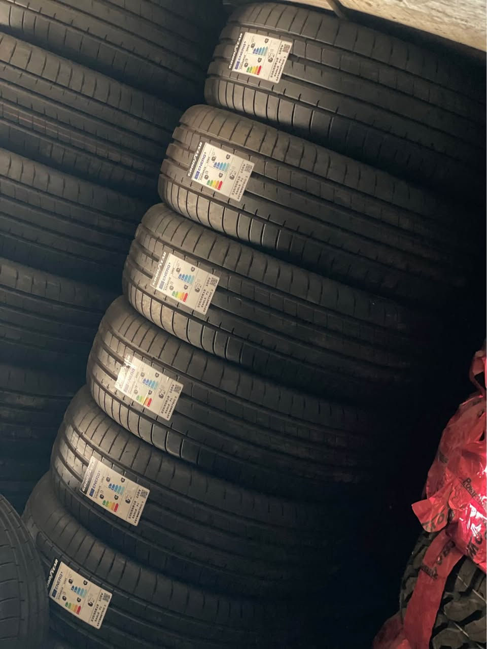 عرض لفتره محدوده اطارات كودير وكالة السياره الاصلي قياس 235/55/19 تاريخ الاطار نكدر انكول 2024 اله ايام فقط السعر 255 الف للزوج الواحد السعر السابق 325 الف 
بغداد مجمع المشن *********** بغداد, العراق
