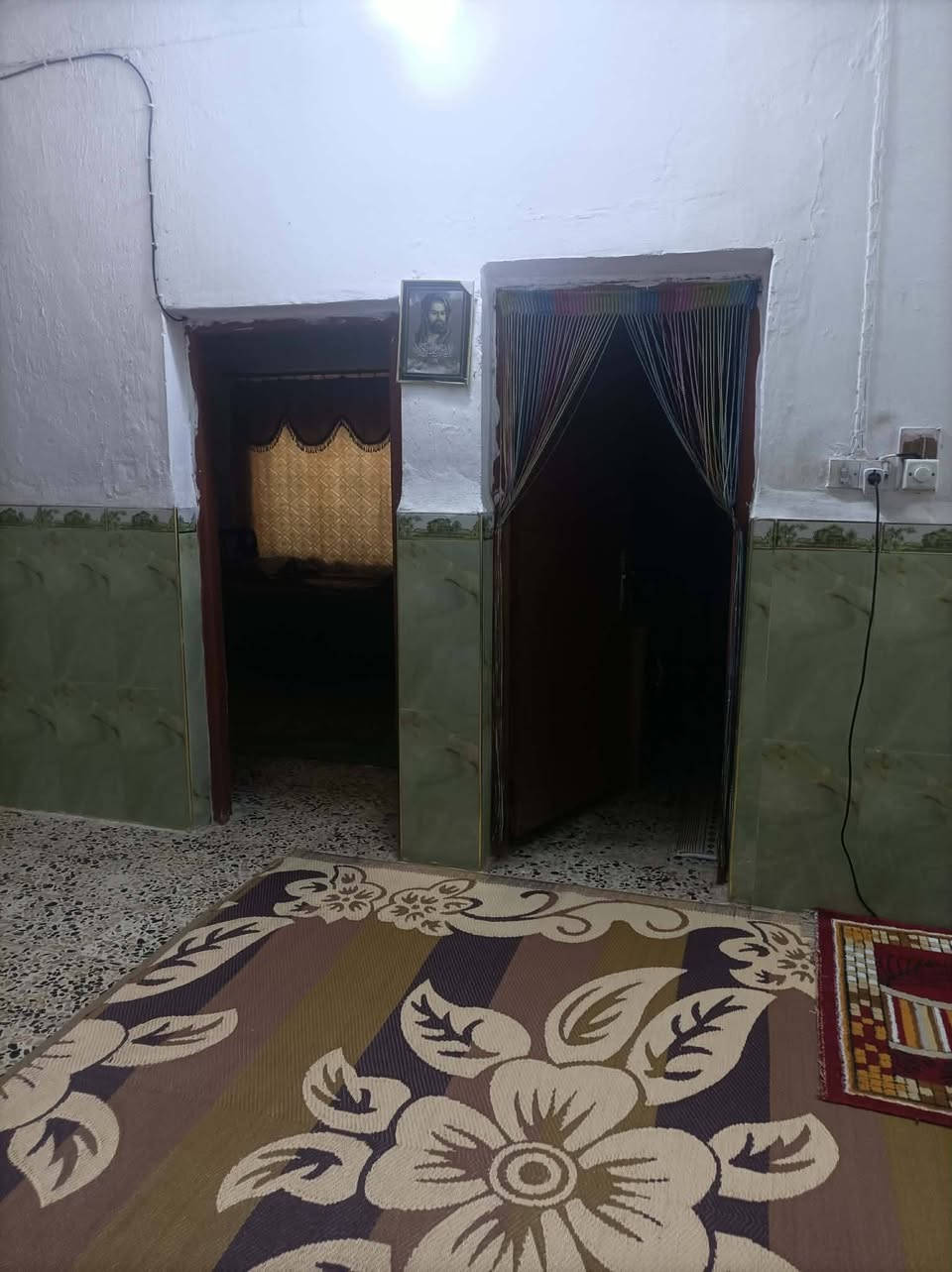 الدار للبيع مساحتة 200متر طابواصولي سايدين حي الشهداء للاستفسار اكثر اتصل ***********
