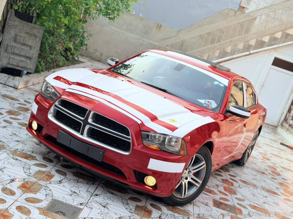 السلام عليكم 
بيع او مراوسه
جارجر لون احمر مميز
موديل 2013 خليجي 
رقم اربيل 
هزه وسنويه جدد وباسمي السيارة 
السياره كفاله عامه كلين تايتل
                 ꧁مواصفات꧂
كير طياره
1/1
شاشه جبيره
بصمه+تشغيل عن بعد
كاميرا 
كشنات جلد احمر 
كشن كهرباء مساج
كشن تدفائه 
ويل 18 خليجي 
ماشيه100 الف حقيقي
مكينه3600 مامفتوحه
مكينه جديد شادها للسياره
                    ꧁ملاحظه꧂
السياره كلش جديده وع وضع الشركه حتى الحداديه 
شرط مكينه وحداديه وكير واكسل وتبريد 
السياره مابيه اي نقص 
لاداخله استعراضات ولا مشتغله بخط 
مكفوله من التبديل والصبغ والرصعات 
                   ꧁ملاحظه꧂
بيه مكانين تعديل بارد كلش صغار 
مرفق بيها سونار شوف السونار واتصل 
مكان السياره كركوك
للاستفسار الاتصال ع الرقم
***********
