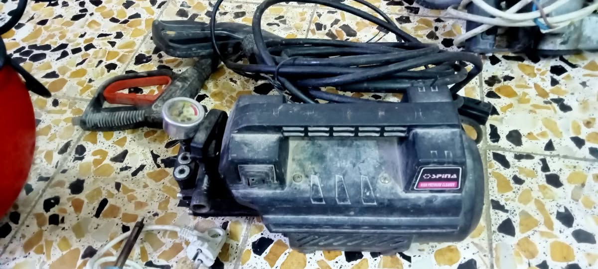 السلام عليكم كمبريسر جديد حيل شغال 24لتر 55الف فارة غسل شغالة بس مطلع مي 20الف كاوية 5الف شغالة بغداد مدينة الصدر ***********
