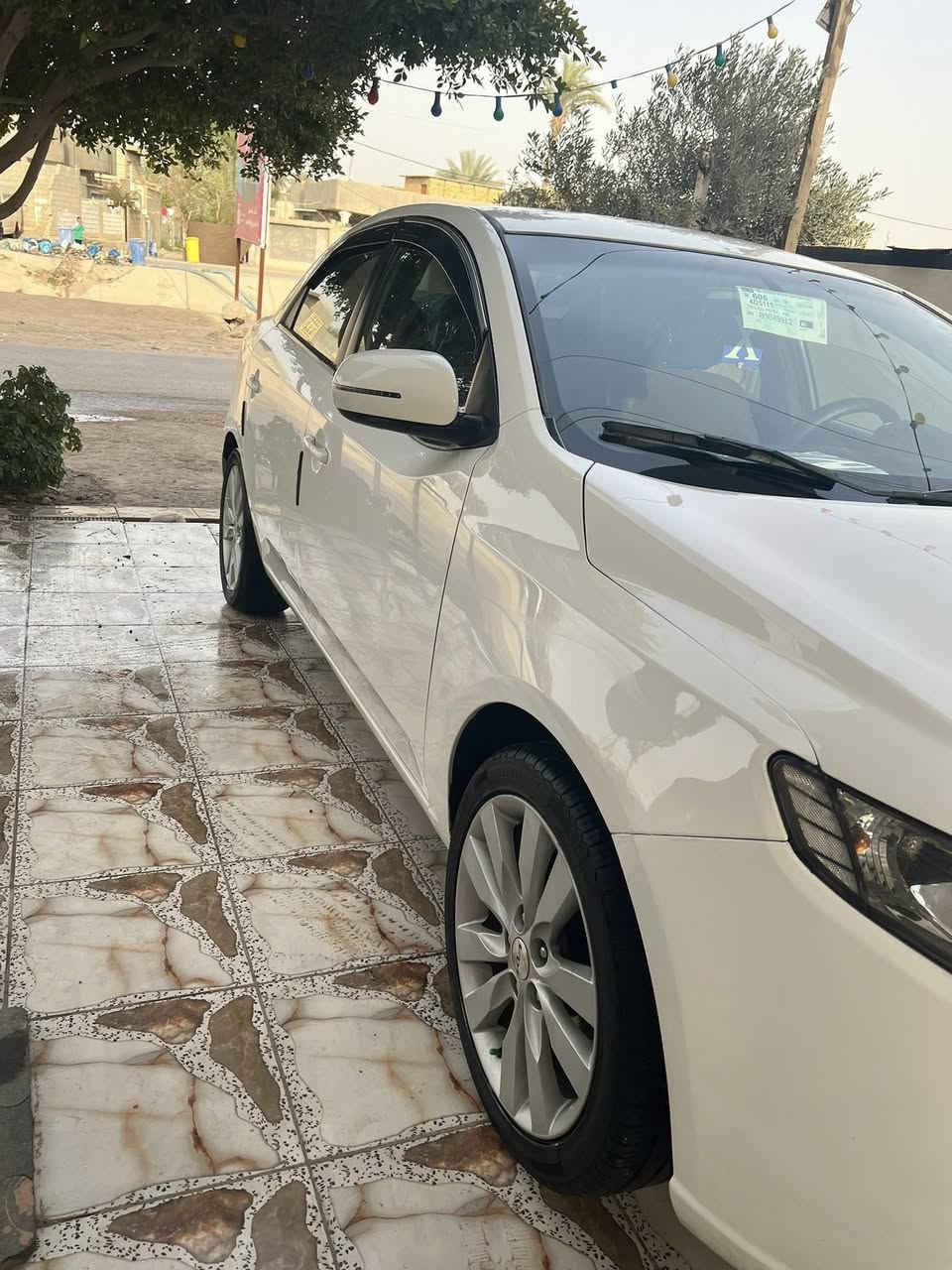 سلام عليكم للبيع سيراتو موديل ٢٠١١سياره خليجي ماناقصه برغي رشه بصيطه بالبنيد بيه فقط نص بنيد مو كله باقي كير مكينه تبريد كله بشرط كفاله مواصفات داخل لونين شاشه كامره حساسات اشاير بالمري مري شفط تحكم ستيرن خمسه ويل كب حجم ١٧ مكاني كربلاء طوريج سنويه ورقم وهزه جديد لل٣١ سنويته سعرر ١٠٧وبيه مجال بصيط ***********
