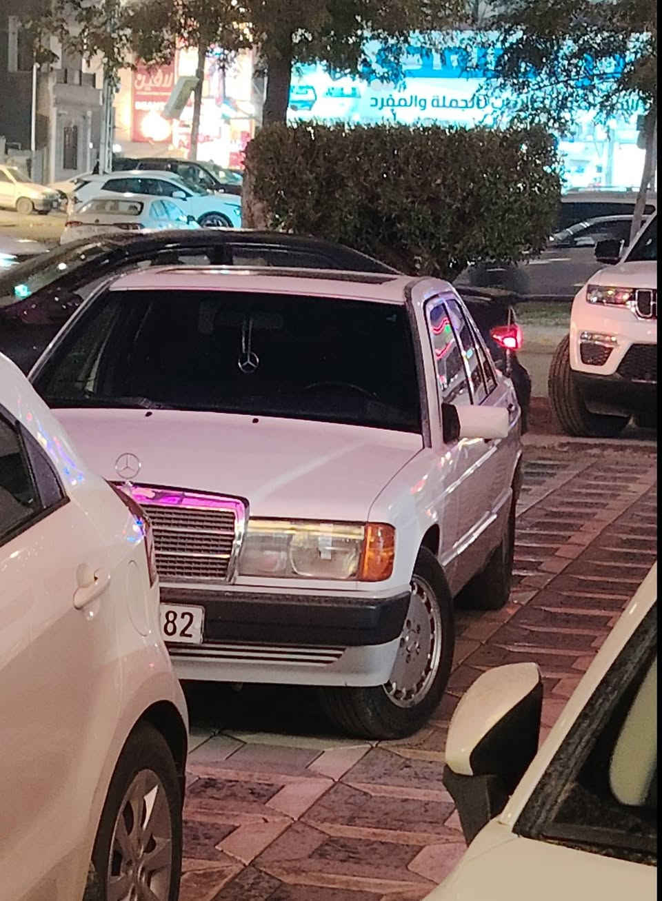 مارسدس ١٩٠ للبيع ٤سلندر ***********
