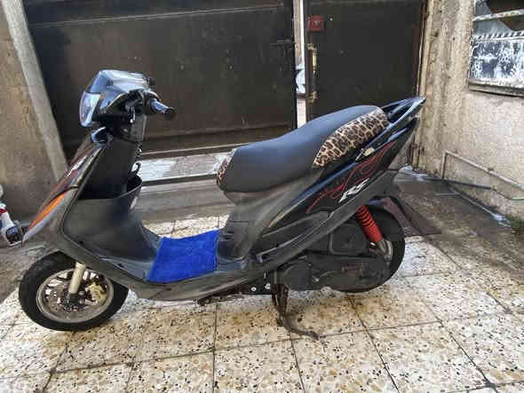 سلام عليكم دراجه للبيع  كلها بلادي بكاني لامين الثانيه رقمي *********** سعر (900)وبيها مجال
