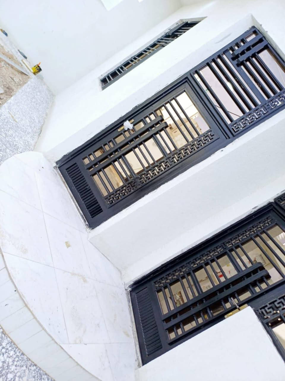 بيت لبيع بلجزيره باب هوى 200متر غرفتين صاله دوانيه كراج سياره حمامين مطبخ مناور 2حديقه بيت جاهز من كلشي طابوزراعي اصولي عراقي سعر 100منطقه جديده هدوء لاستفسار أتصل ***********
