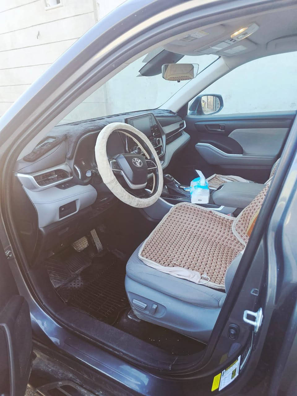 Toyota Highlander LE 2022 تويوتا هايلاندر
حجم المحرك6 فئة le 

عداد المسافة53000 mile

الضرر كما موضح في الصور بدون صبغ بدون تبديل بدون تعديل
فقط الدعاميه اماميه

مرقمه سليمانيه  
المواصفات : 
٧ راكب 
بصمة تشغيل
بصمة ابواب
رادار امامي (تحديد مسار)
رادار جانبي (نقاط عمياء)
كشنات قماش+تحكم كهربائي
تحكم وضعيات القيادة sport
.normal..eco..snow
اوتو هولد Auto Hold
هاند بريك بصمة
مانع انزلاق+ABS
تبريد ٣ قطع
شاشة كبيرة لمس+ كاميرا
منافذ USB+AUX
تحكمات استيرن
مثبت سرعة cruise
العنوان كركوك  قضاء داقوق  
السعر 330ورقا وبيها مجال جدابسيط للاستفسار ***********
