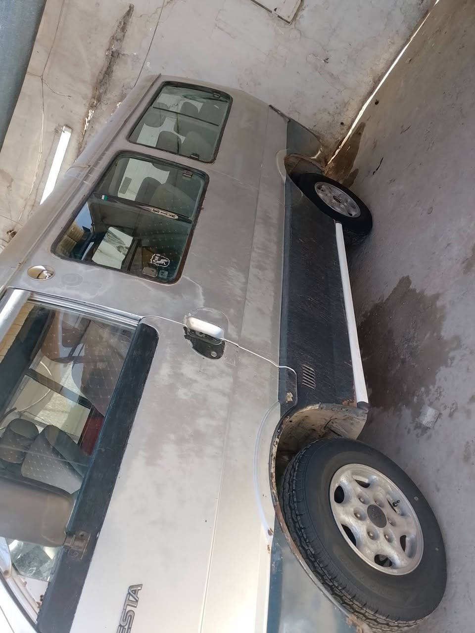 السلام عليكم كيا بستا للبيع سياره بلاديه وما بيها قطر الصبغ ومقفوله معمر بيها بس حجل كير مكينه مكفولات تحويل ثاني يوم بس بدون وكاله للبيع سعر 32 وبيها مجال بيها ونه خفيفه بالاكسيل وانا كلش خفيفه مصفره من كلشي السنويه صاقطه قبل 8اشهر تخم تاير جديد  ***********
