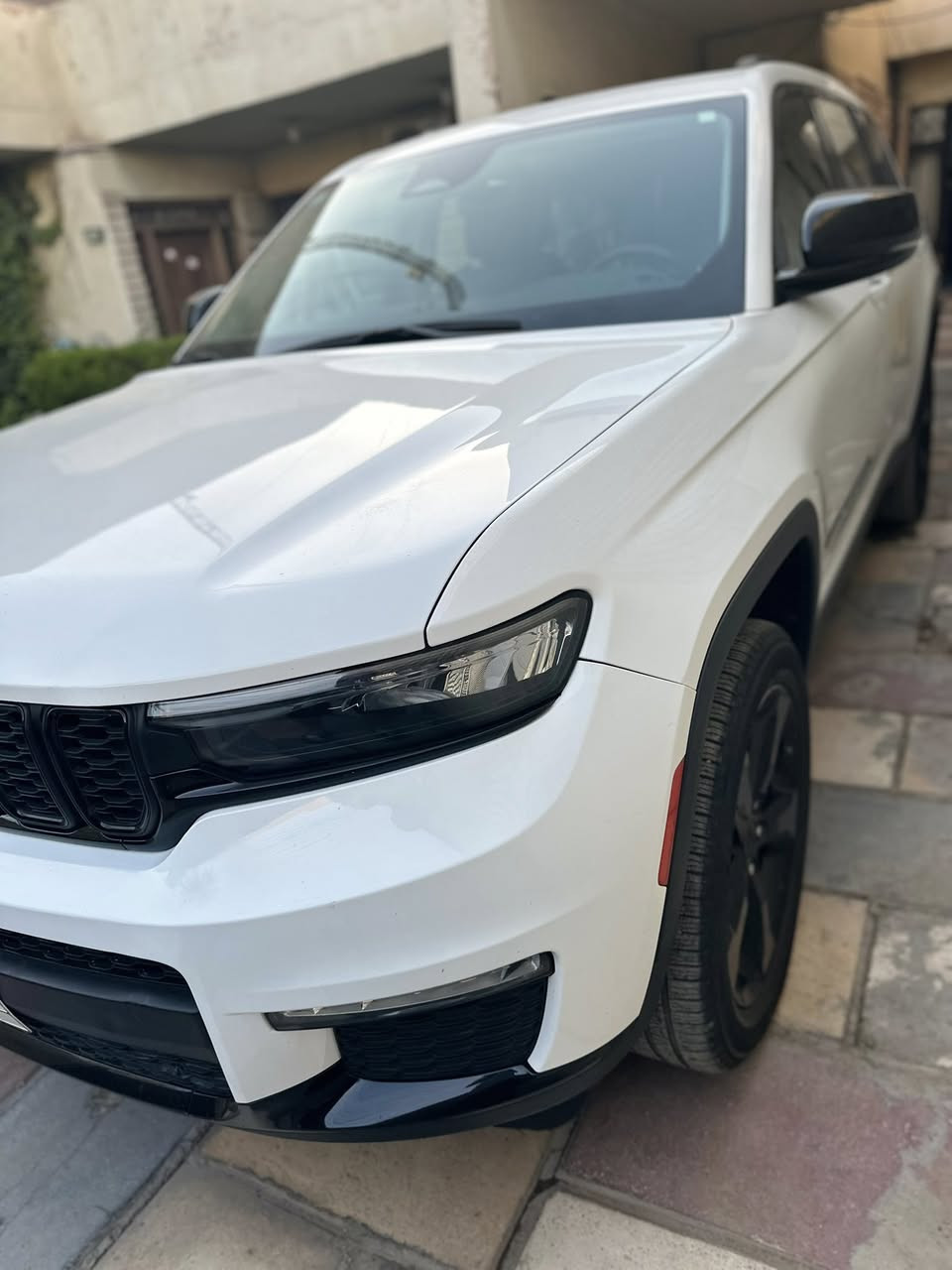 جيب گراند شيروكي لمتد بلاك ادشن فوول عدا الفتحة. VIP 2022  7 راكب سيارة استخدام عائلي اني المالك والمستورد حادث بسيط شوية الباب خلف الراكب الرقم بغداد والعنوان بغداد السيارة بلاد على وضع الوكالة ممبدل بيها برغي واحد لووك السعر 330 وبيها مجال   جيدهاتف وواتساب ***********
