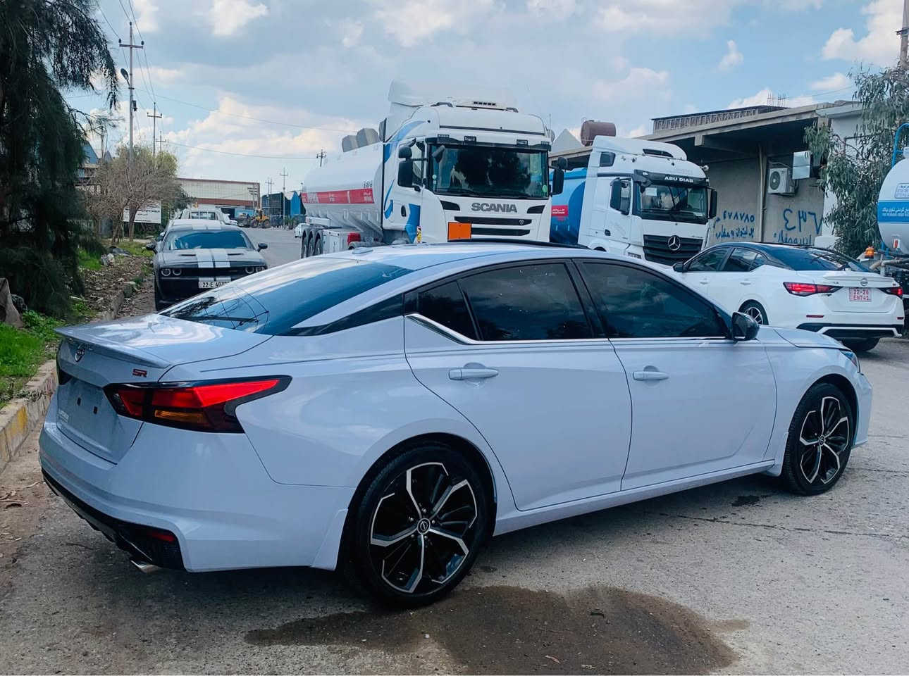 نیسان التیما ٢٠٢٤
مواسەفات Sr پلەس
سلاید شاشە گەورە 
کوشن جلد و کارەبایی و هیتەر
وایەرلێس چارچ
٢٤ هەزار رۆیشتووە
نیو چاملغی دواوەی بۆیاغه
بێ ژۆرێ بێ ئەرباگ

رەقەم کاتییە و ٩٠ رۆژی لەگەلە

*********** أربيل, العراق
