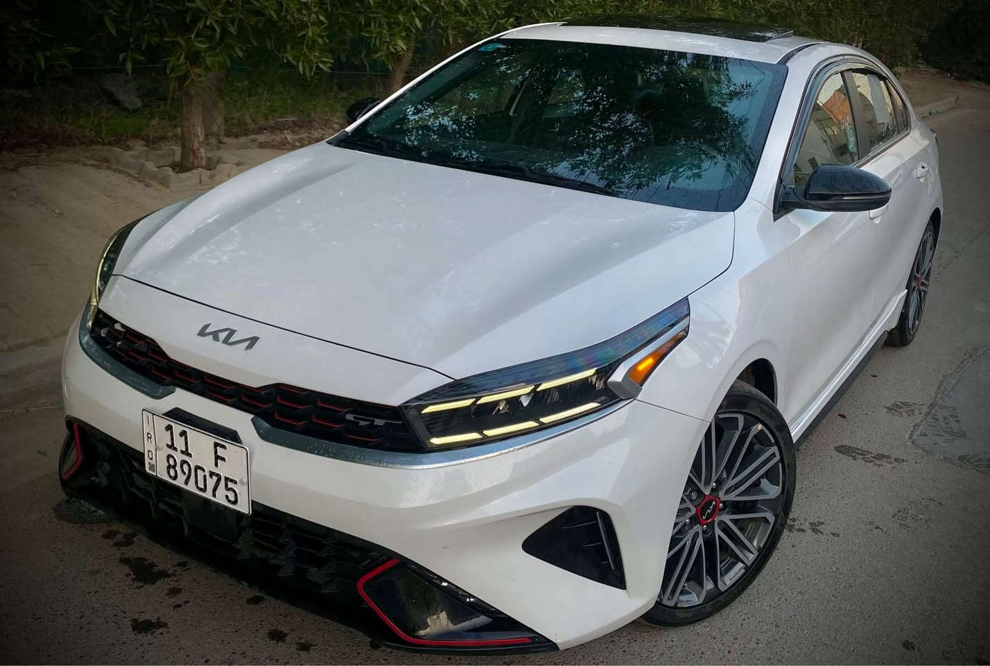 السلام عليكم للبيع 
KIA FORTE GT LIMITED 2024
وارد دخول جديد رقم بغداد
ماشيه 40 مشي امريكا
دخول بصمه ذكي
نظام ترحيب اضويه يدات
تشغيل عن بعد 
بصمة ابواب
حجم المحرك1.6T✈️  
كير دبل كلج (dct)
202 حصان
شاشة كبيرة اندرويد اوتو
 Apple Car Play
سايد بريك بصمه
اوتو هولد Auto Hold
حساس ضغط الاطارات 
 كامره دواره خلفيه 
رادار امامي 
 اشاير في المرايا+رادرات جانبية و خلفيه و اماميه 
حساسات خلفيه
نقطه العمياء
قيادة ذاتيه 
تحديد مسار
مثبت سرعه 
توقف ذاتي
تبريد شاشة + مناخ منفصل  
كشنات جلد تبريد تدفئة 
اشاير بالمري 
لدترحيب 
لد امامي LED
لد خلفي LED
جنطه كهربائي فتح اوتماتيك عند الوقوف خلف سيارة
ويل كب كروم  18
سبايدر خلفي
اوضاع قياده Drive Mode
نظام سبورت sport
 نظام نورملNormal
نظام سمارت Smart
تحكم ستيرن جهتين  
مع شفتات ستيرن رياضي
دركة سبورت مختومه (GT)
 بعد بيهة مواصفات الفول
صور الحادث راسلني واتساب او خاص
مكان السيارة بغداد
160بي مجال
الاستفسار الأتصال او المراسله واتساب
*********** بغداد, العراق
