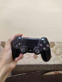 يا الله سلام عليكم يولد عندي بلي فور سلم للبيع ويه يده اصليه و ٣ اقراص...