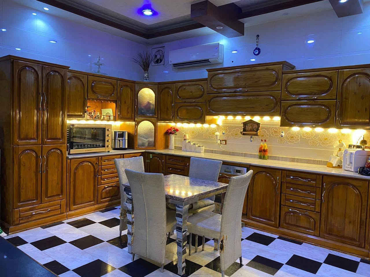 _فرصة استثمارية تجارية راقية جدا .....
بيت للبيع ٣١٢متر vip على الشارع العام التجاري /حي الجامعة
تفاصيل اكثر الاتصال او مراجعة مكتبنا....
***********
