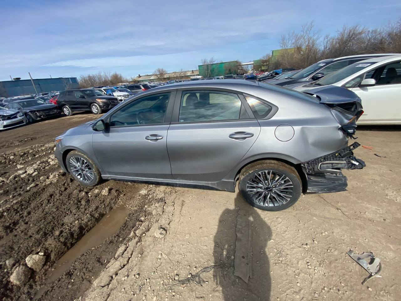 سلام عليكم البيع كيا فورتي موديل ٢٤ جيتي لاين فول عدا كشن كهربائي وتبريد خلفي حادث خلفي مبدل قبق جنطه ماشيه 18الف بيهه منضومه غاز مبدل كير ايتي سياره رقم بغداد سعر ١٨٥ الستفسار ***********
