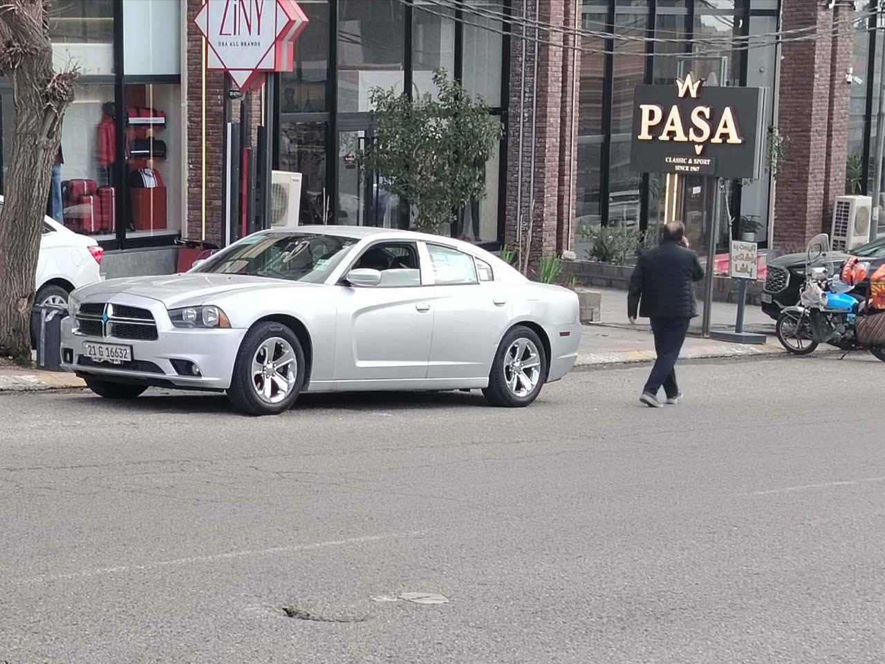 سلام عليكم جارجر ٢٠١٢
للبيع جهازه من كلهن 
بمسي تفاصيل كله بالمنشور 
سياره جديده بمعنى الكلمه
وسياره كفاله من الضربه والفتح
فقط صبغ والسونار موجود بالمنشور 
السعر ١٥٥ وبيه مجال المكان الديوانيه عفك 
*********** خبر وانا خادم
