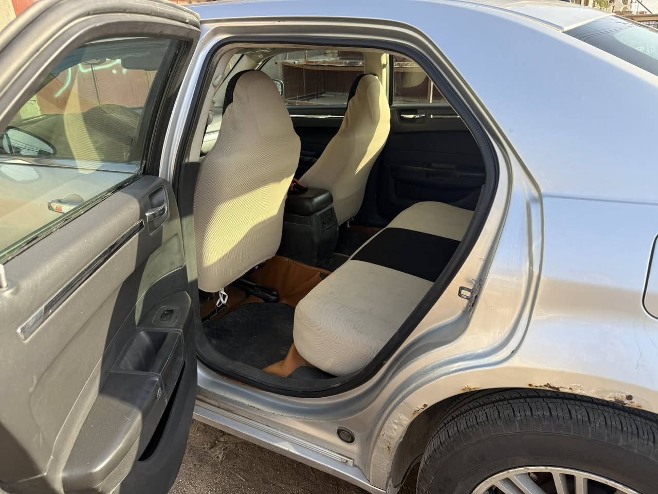 السلام عليكم اوبامه مديل ٢٠١٠ مكفوله من الضربه بيه تبديل باب الوره السايق فقط لسبب الخياس رقم ميسان عنوان السياره ميسان العماره السعر ١٢٥ وبيه مجال شي بسيط تحويل ثاني يوم الرقم ***********
