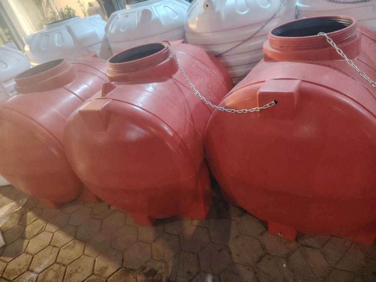 يوجد تانكيات ابو 1000لتر
عامودي ابيض السعر85000الف مع التوصيل
أفقي أحمر 135000الف مع التوصيل
كله جديد واصلي يوصلك علفحص مع الضمان
الحجز واتساب ***********
