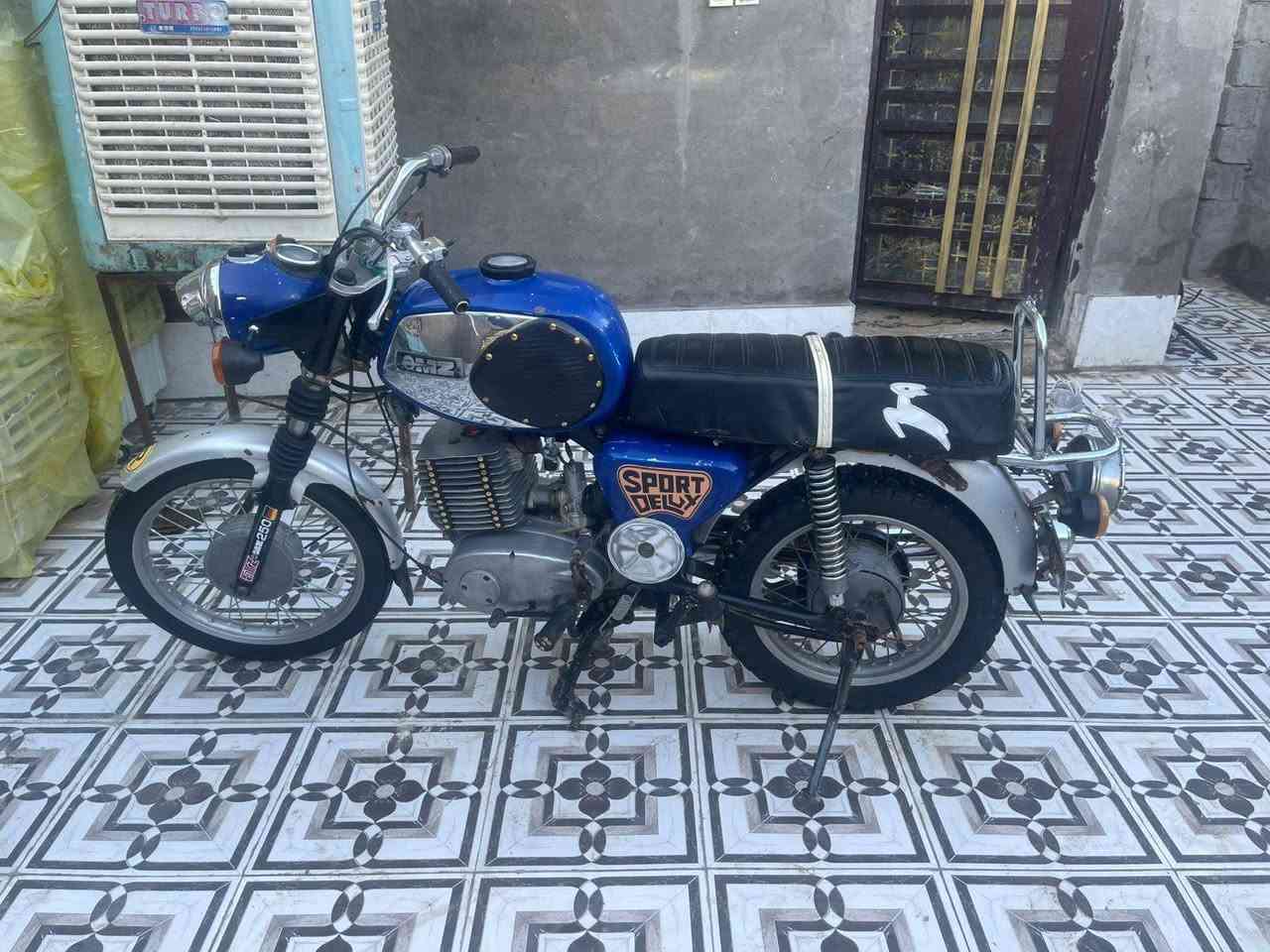 للبيع 81رقم وسنويه بس بدون راعي 
محرك كصه لو2لو3 كهربائيات كله شغاله دراجه جاهزه وين ماجان اطلع بيه 
العنوان بابل القاسم السعر 850 الف مكاتبه فقط بدون تحويل ***********
