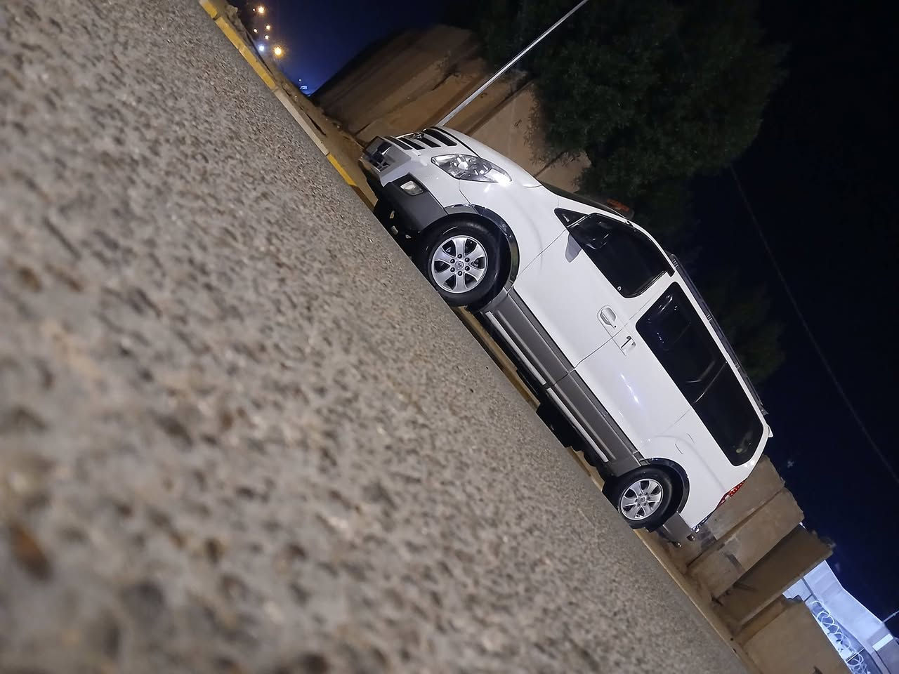 سلام عليكم ستاركس بانزين 2014
سياره كير ومكينه خير من الله
كفاله من ضربه
ويل 17اصلي 
تبريد ثلج
حداديه نضيفه
سياره مال جناي تعبان عليه
الستفسار تصل غير متواجد عل فيس 
(***********)      (***********)
مكان سياره واسط العزيزيه
