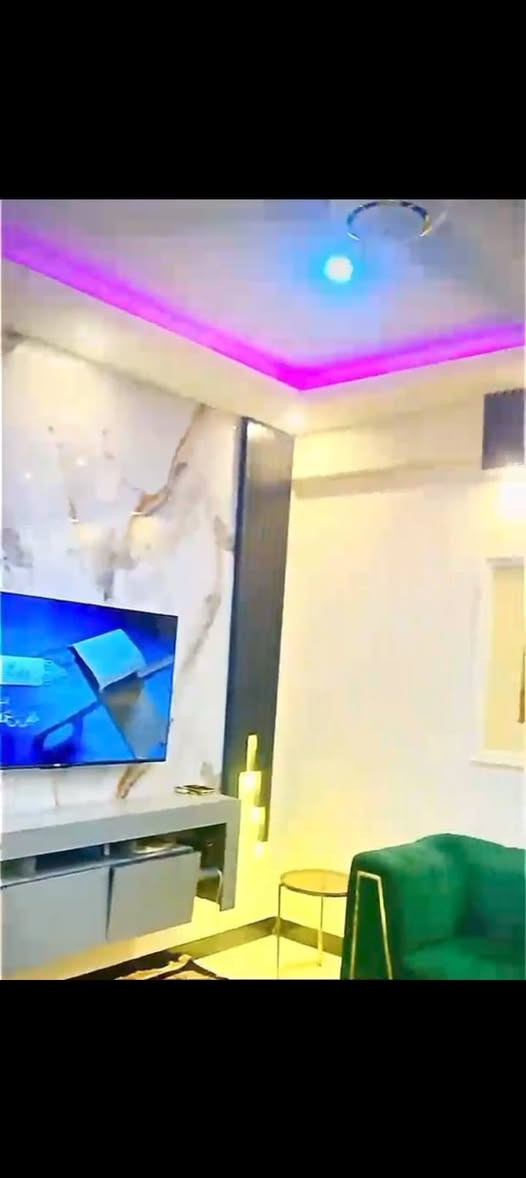 دار للبيع في  زيونة محلة٧١٠ مساحة ٦٥ الواجهة ٥ يتكون من 3 طوابق استقبال 5*5 ومطبخ 5*5 عدد الغرف 3 حمامات 3 والاستفسار التواصل مع صاحب الدار مباشر *********** بغداد, العراق
