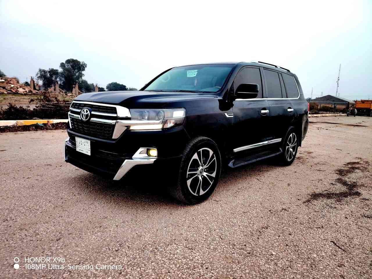 السلام عليكم تويوتا لاندكروز للبيع 2012 محدثه 21 داخل وخارج تحديث اصلي فول مواصفات سياره جديده وجاهزه تبريد ثلج حداديه جديده مكينه كير جدد تخم تاير جديد كهربائيات كلها شغال سياره جديده بمعنى الكلمه رقم بغداد بسمنه فول مواصفات واحد على واحد كشنات جلد كشن كهرباء فته سته سلندر داخل بيجي فور ويل السياره بيه تجيه بسيطه على جها الصدر  صبغ مكانات ابيع عام السعر 260. المكان بابل ناحيه الطليعه بيع فقط ***********
