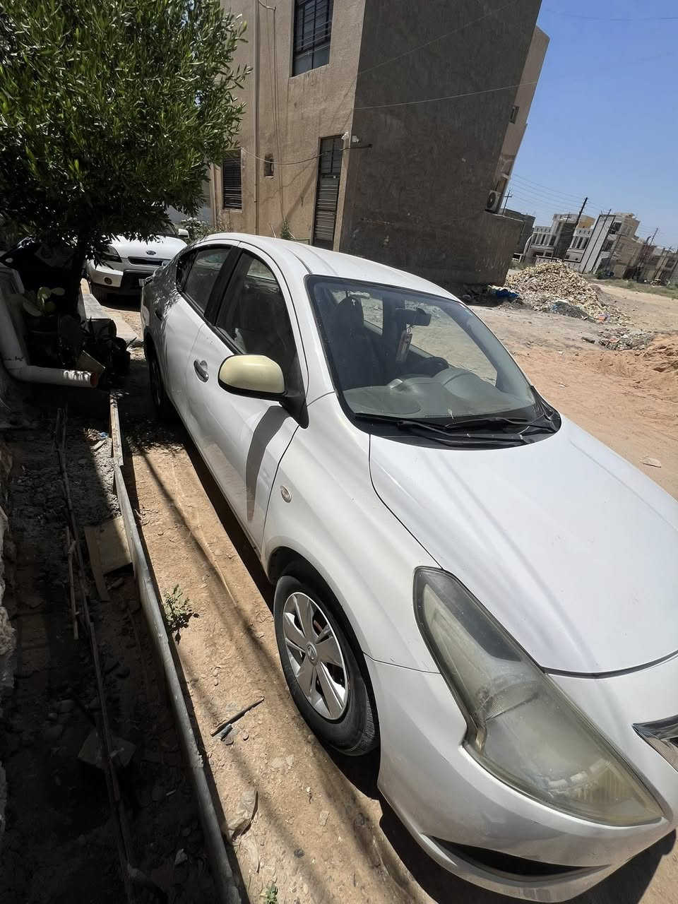 السلام عليكم 
نيسان سني هندي 2019
بيها جاملغ امامي مال السايق مبدل بوب ثنين مبدله جهت السايق وجاملغ خلفي 
مكينة كير تبريد كفالة 
رقم سليمانيه انكليزي الجديد  
السيارة باسمي 
السعر ‼️82‼️
مكاني بغداد حي الجزيره مقابيل بوابة جزيرة بغداد 
رقم ***********
ممتواجد ع فيس
