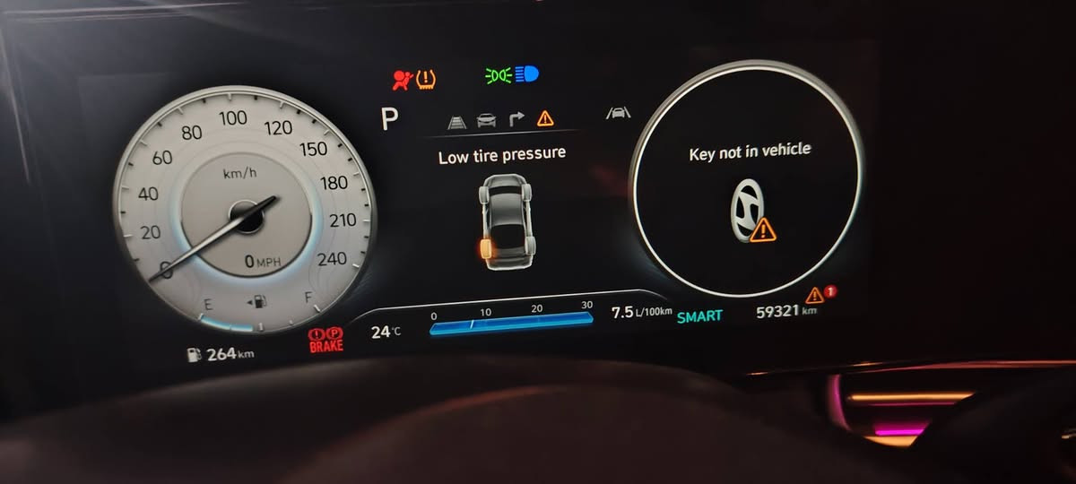 السلام عليكم النترا موديل 2024
وارد امريكي تبديل قبق جنطه +تبديل البنيد من دون دواخل كفاله ليبل واحد من عدا الجنطه والبنيد
السياره ماشيه 59 فول مواصفات من عدا الفتحه 
مكينه 2000كفاله كير تبريد كفاله السياره ما ناقصه اي شي.
ملاحضه البنيد القديم موجود +قبق الجنطه هم موجود السياره البيع او مراوس حسب القناعه مكاني بغداد
*********** غير متواجد على فيس فقط وتساب
***********
